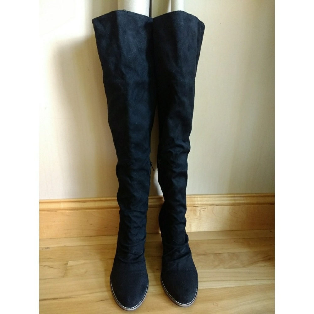 Over the knee black boots - Hippie Laundry
